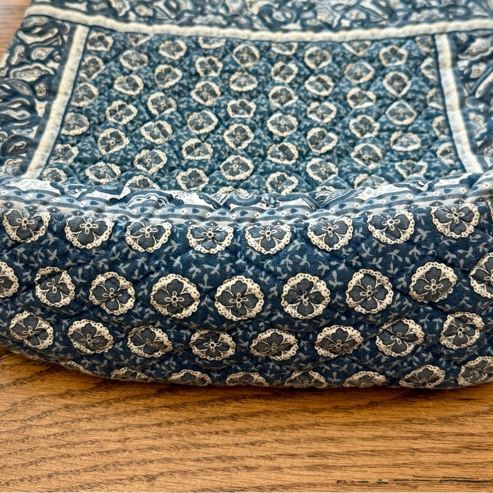 Vera Bradley Blue and White Tote Bag - Picture 10 of 10